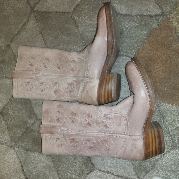 Frye Champagne Cut Out Limited Edition Boots Sz 6 - Picture 2 of 4
